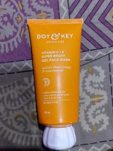 Dot & Key Face Wash