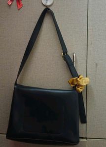 Black Miniso original bag + free srunchie