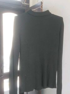 Black simple Highneck