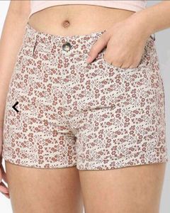 !REDUCED PRICE! Cute Floral Print Shorts