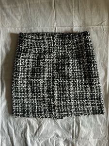Chic Tweed Mini Skirt with Gold Buttons