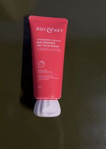DOT & KEY Strawberry Bright Face Wash