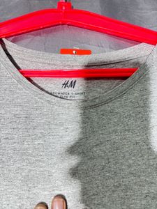 H&amp;M Grey Basic T-Shirt