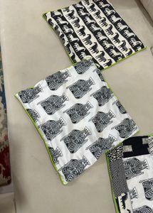 Set of 4 Black &amp; White Cushion Covers