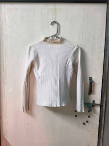 Chic Classic White fitted long sleeve top