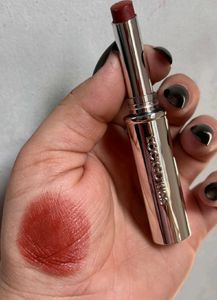 MAC locked kiss lipstick shade 69 Sophistry