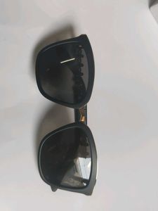 Chic Black &amp; Gold Floral Sunglasses