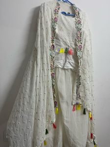 Elegant White Kurta Set with Embroidery