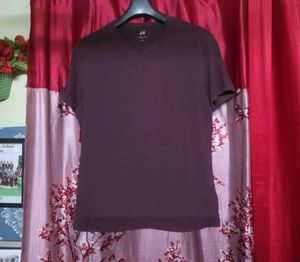 H&M Burgundy V-Neck T-Shirt