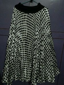 Elegant Polka Dot Pleated Skirt