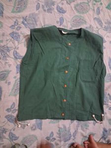 Green Sleeveless Button-Up Top