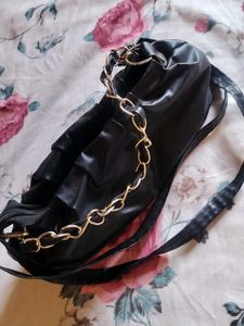 Chic Black Shoulder Bag with Gold Chain