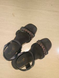 Women's heel Sandals🖤