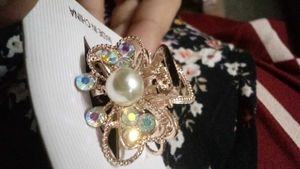 Elegant Pearl & Crystal Hair Claw