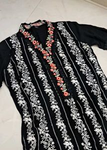 Elegant Black Embroidered Kurta