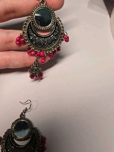 Dangle Earrings with pink Beads