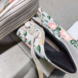 Floral Print Casual Sneakers