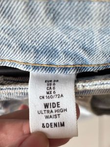 Light Wash Ripped Jeans