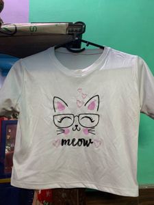Cute Cat Graphic T-Shirt crop