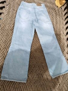 Stylish wordrobe Light Wash Ripped flared Leg Jean