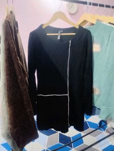 Black Long Sleeve Top with White Piping