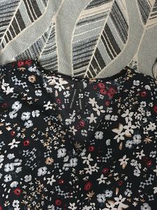 Floral Print Sleeveless Top