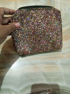 शोल्डर बाग न्यू है और अच्छा है बहुत अच्छा है