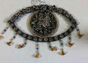 Wooden Wall Hanging With Clay Art
