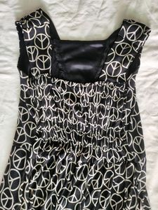 Sleeveless Black Dress 🖤