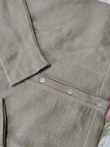 Monte Carlo Women Beige Wool V-neck Cardigan Combo