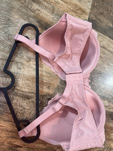 Elegant Pink Lace Bra 👙