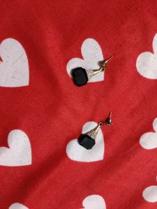 "Classic Black And Gold Sparkle Earrings"✨💫✨