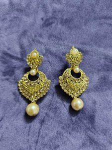 Stunning Antique Gold Earrings with Pearls