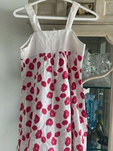Sleeveless Red and white dress