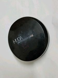 Huda Beauty 2in 1 Powder Cake
