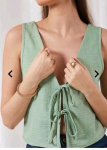 Shein Sleeveless Front Tie Up Top