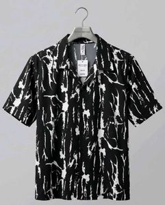 women's Black & White Abstract Print three quarter