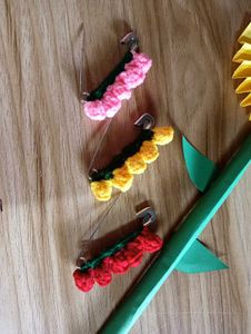 Handmade Crochet Flower Brooch Set
