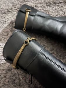 Chic Black Stiletto Heel Boots