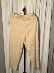 🆕H&amp;M Light Beige Pleated Trousers