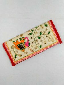 Exquisite Embroidery Pouch - Artisanal Touch