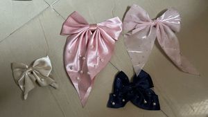 Set of 4 Pearl Bow Hair Clips