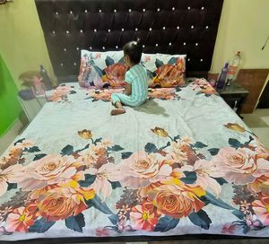 King size Floral Bedsheet Set..