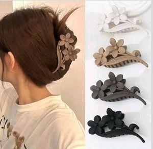 Flower Claw Hair Clips