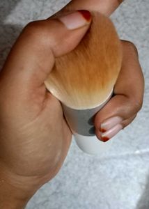 Fluffy Foundation Brush with Protective Net