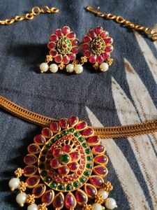 Elegant Gold Plated Necklace &amp; Earrings Set