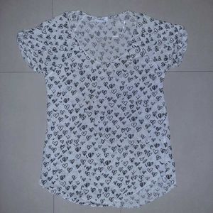 🤍 Cute Heart Print V-Neck White T-Shirt - Women