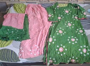 Green Bandhani Kurta Set with Pink Palazzo