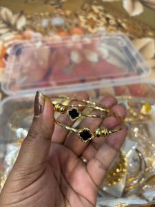 Elegant Gold Clover Bracelets