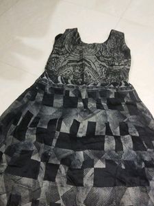 Black Sleeveless Long Gown